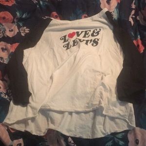 Levi’s 3/4 sleeve top